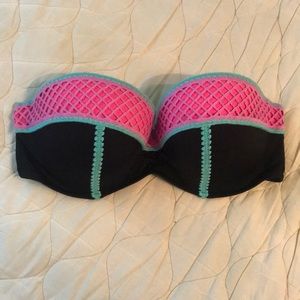 Women’s 38D swimsuit top